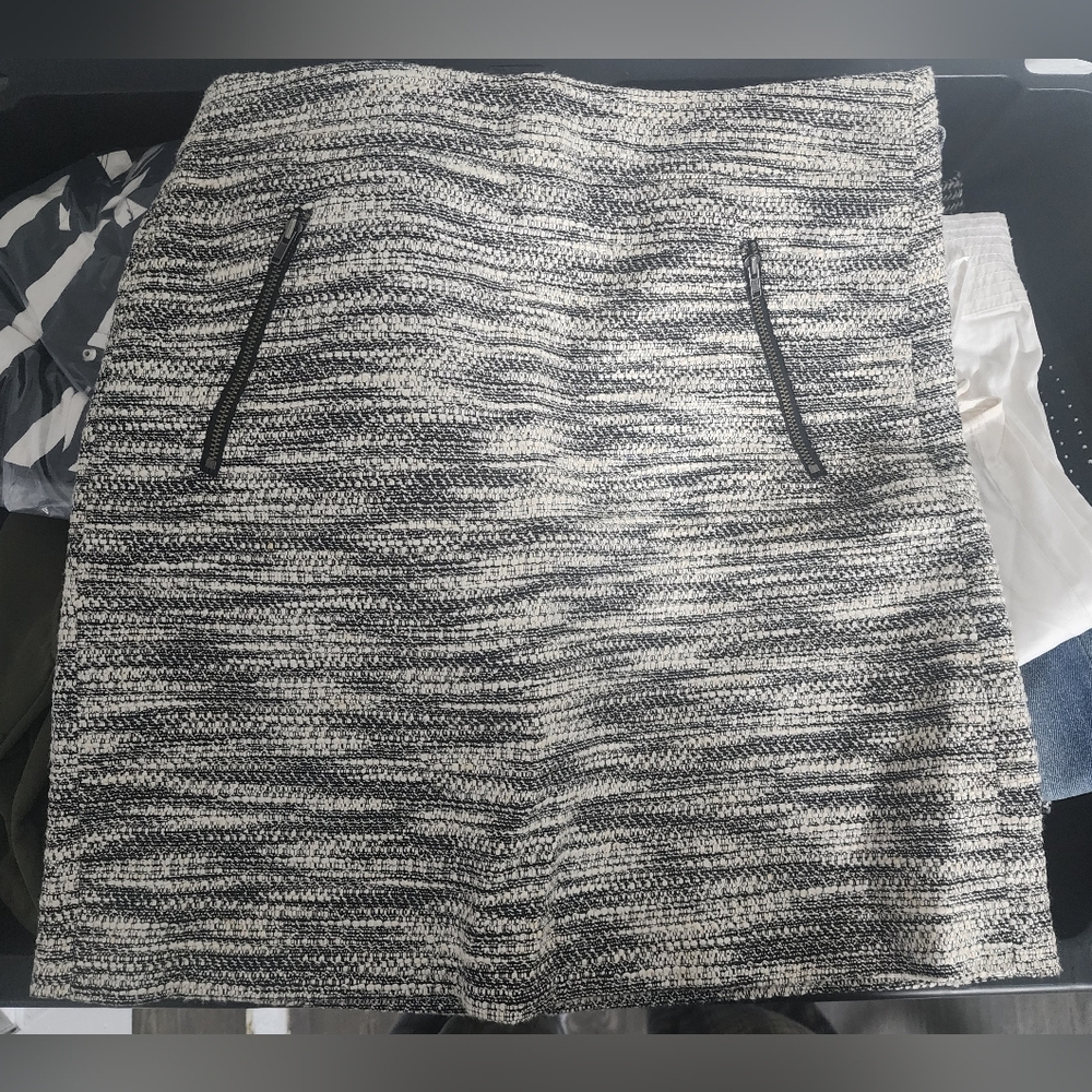 LOFT - Black and White Textured Short Skirt